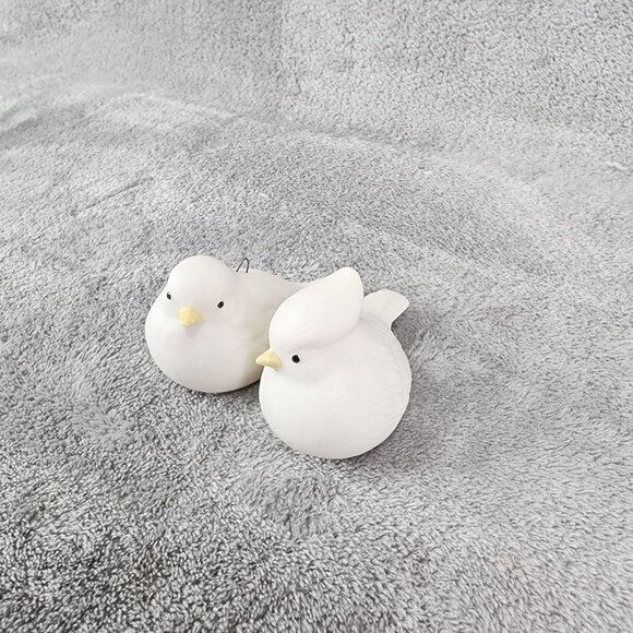 Vintage Ceramic White Bird Figurines Set Of 2 Holiday Christmas Turtle Doves - Picture 4 of 9